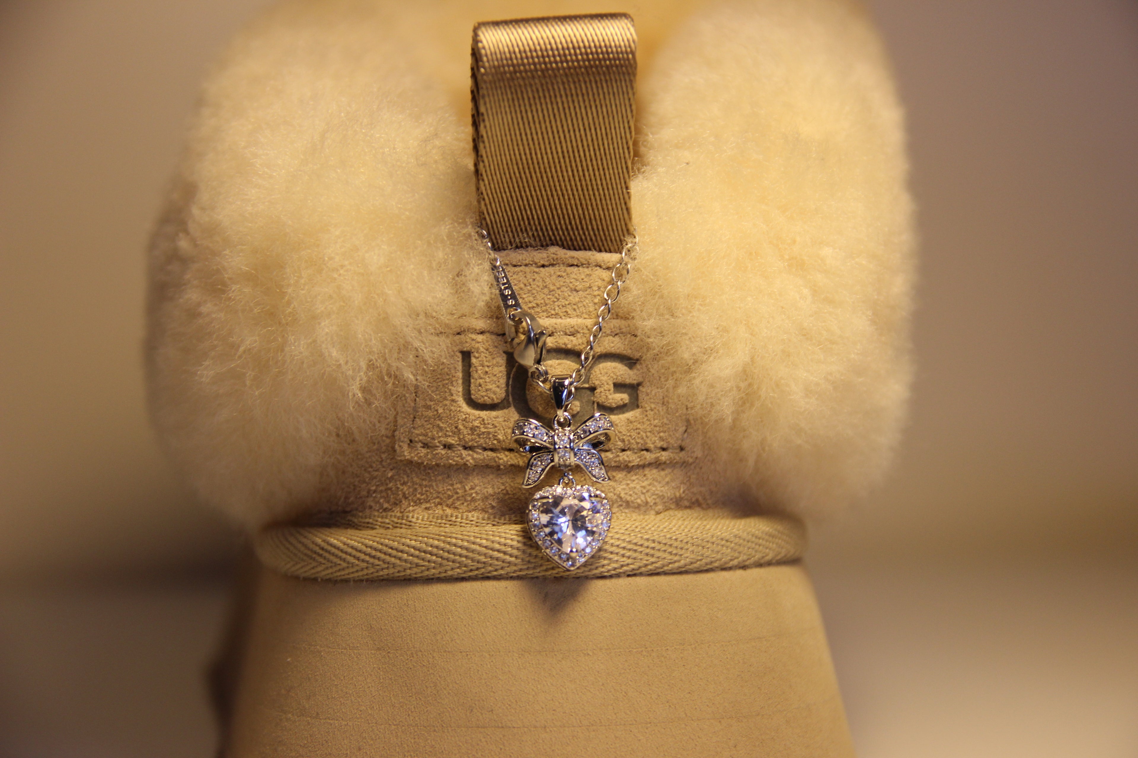 Minéva - Papillion Heart Charm