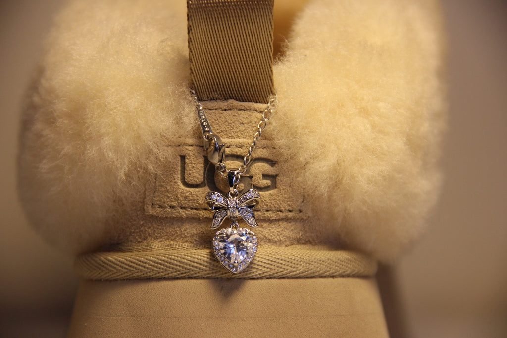 Minéva - Papillion Heart Charm