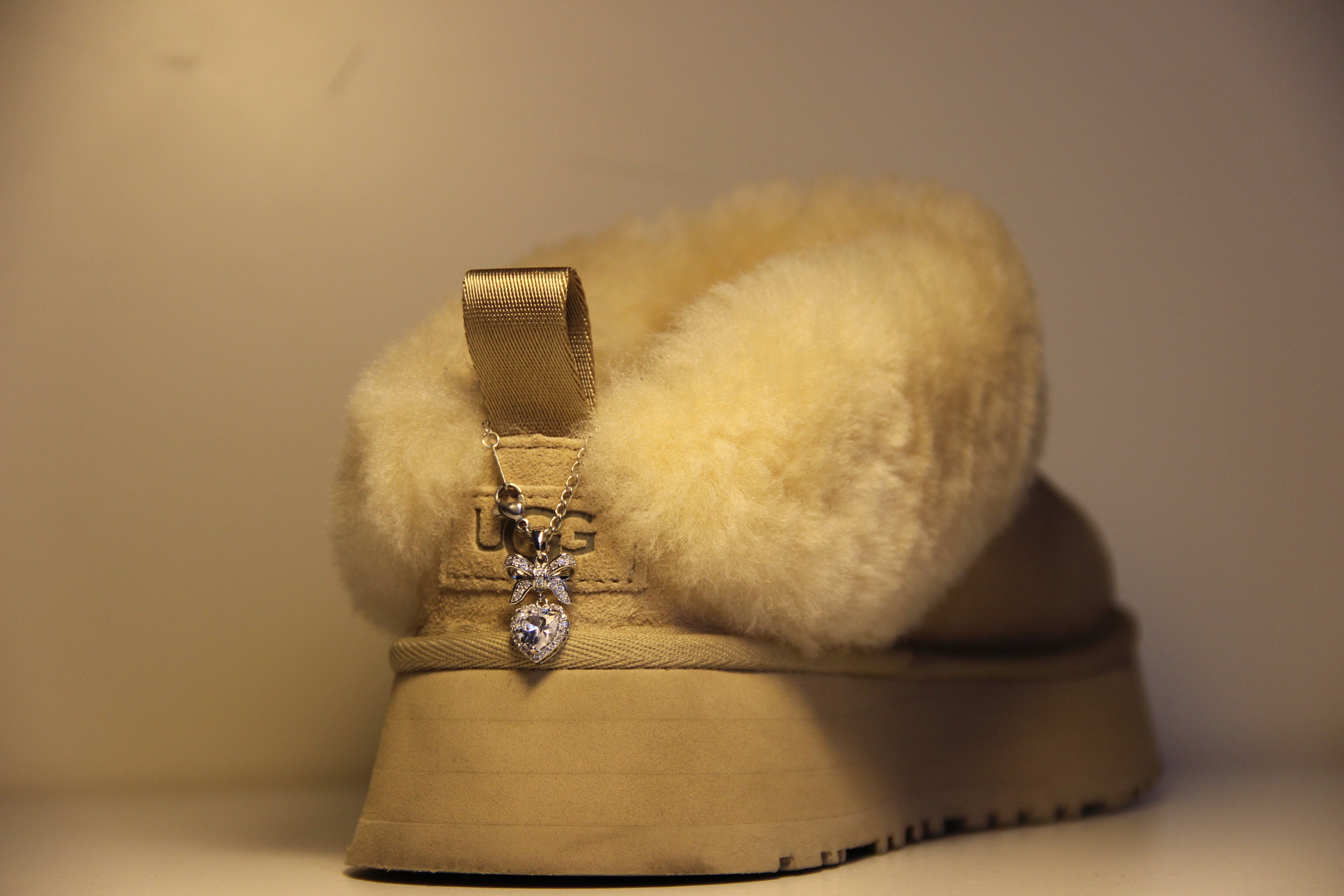 Minéva - Papillion Heart Charm