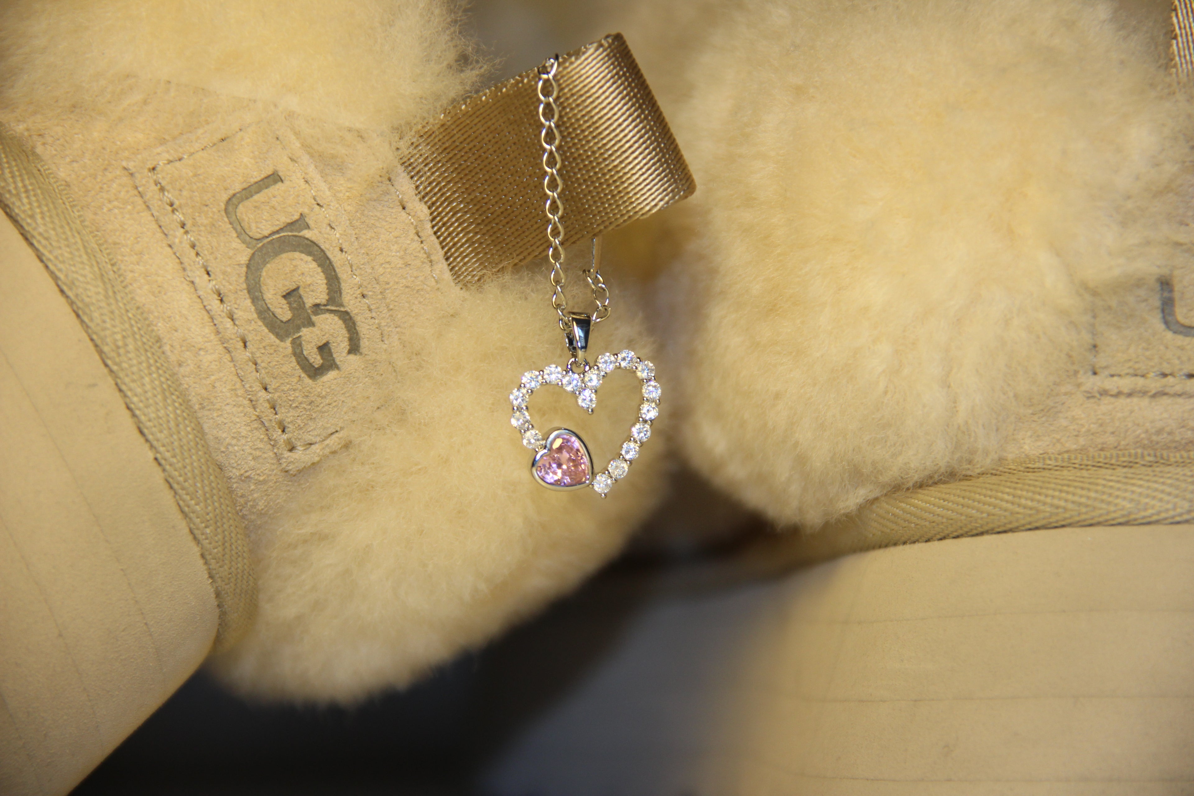 Minéva - Double Heart Charm