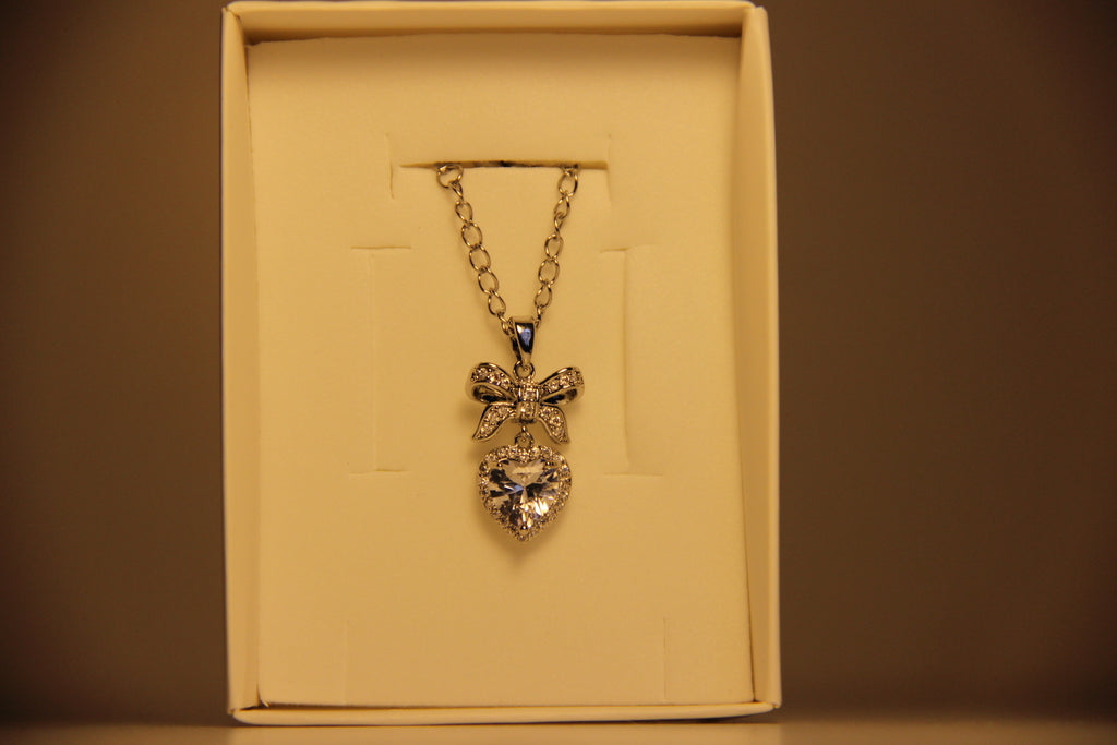 Minéva - Papillion Heart Charm